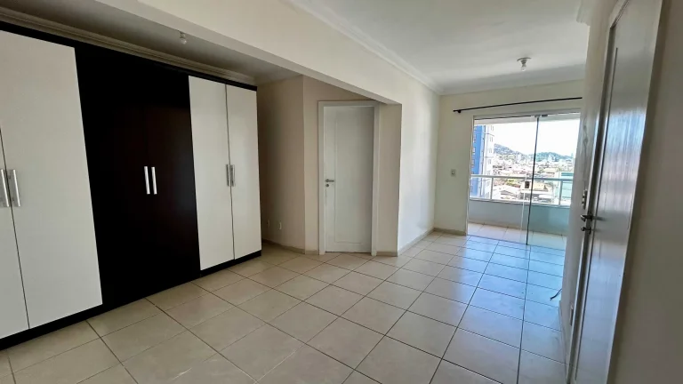 Imagem Cobertura com 3 dormitórios sendo 1 suíte e 2 vagas de garagem em Navegantes/SC