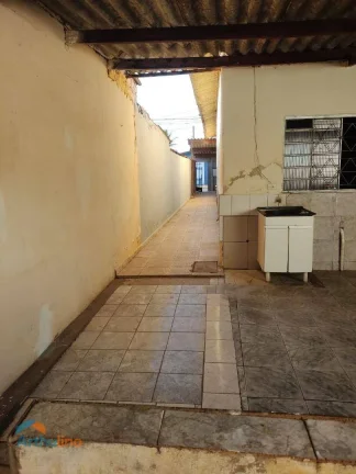 Imagem PIRASSUNUNGA-Casa 127m² com 2 dorm. 2 vagas à venda, por R$ 175.000 - Vila Santa Fé- Pirassununga/SP