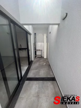 Imagem Imperdível! Casa à venda na Vila Carrão, São Paulo-SP, com 3 quartos, 2 suítes, 3 banheiros, 2 vagas de garagem e 110m².