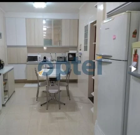 Imagem Casa Mobiliada com 240 m², sendo 3 quartos 1 suite, 4 banheiros, 3 vagas com área gourmet com churrasqueira,Piscina, forno de lenha e forna de pizza.