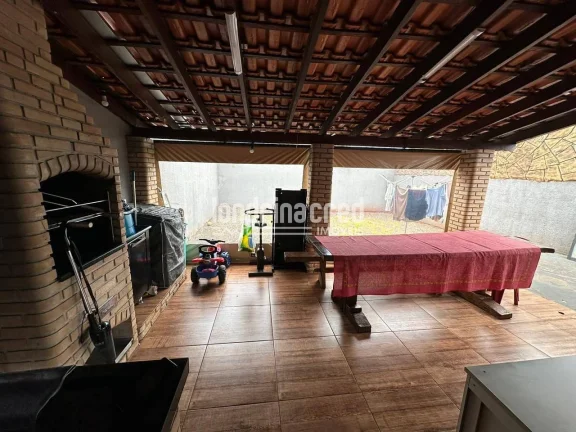 Imagem Casa toda planejada na Zona Norte de Londrina, com área de lazer c/ churrasqueira – conforto, economia e espaço para crescer! 3 vagas e energia solar.
