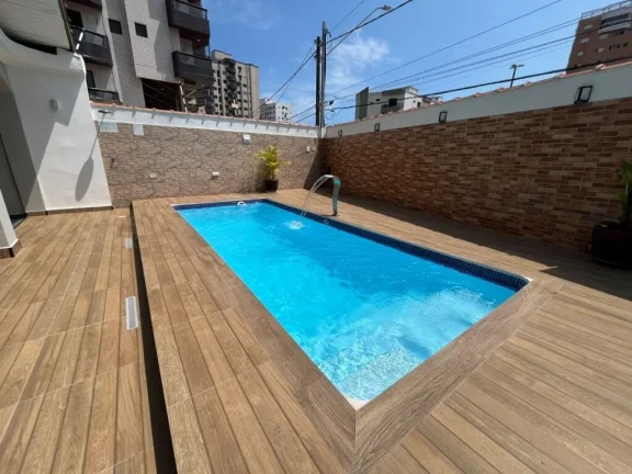 Imagem Maravilhosa Casa Isolada com Piscina na Guilhermina, Praia Grande