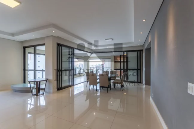 Imagem Apartamento a venda no Sumaré com 4 suítes e 4 vagas, 228m².