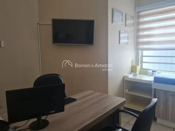 Imagem Casa comercial à venda em Campinas, Jd. Chapadão. Casa com 5 salas todas com banheiros, ampla rece...