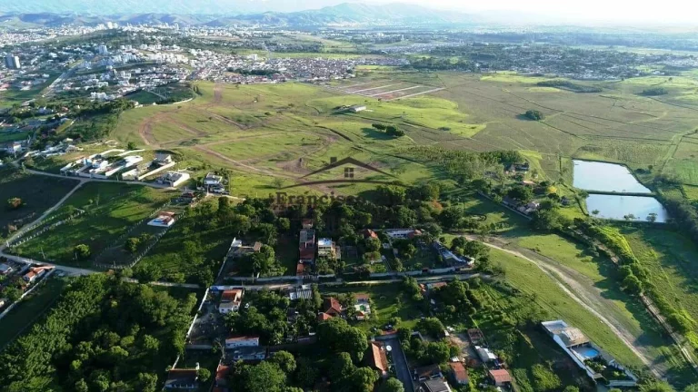 Imagem Terreno em Condomínio à venda em Guaratinguetá/SP