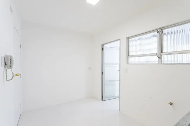 Imagem Apartamento 95M² Reformado, 3Q, 2 Banheiros, 1 Vaga.