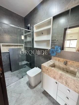 Imagem Casa à venda na cidade de rio verde com 3 quartos, 3 suítes, 2 salas, 1 banheiro, 1 vaga de garagem e 156m² de área.