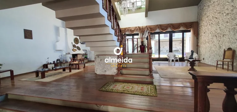 Imagem Casa 4 dormitórios à venda Centro Santa Maria/RS