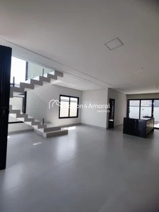 Imagem Sobrado em condomínio com 185m² de construção em terreno de 200m².
Acabamento de alto padrão, ...
