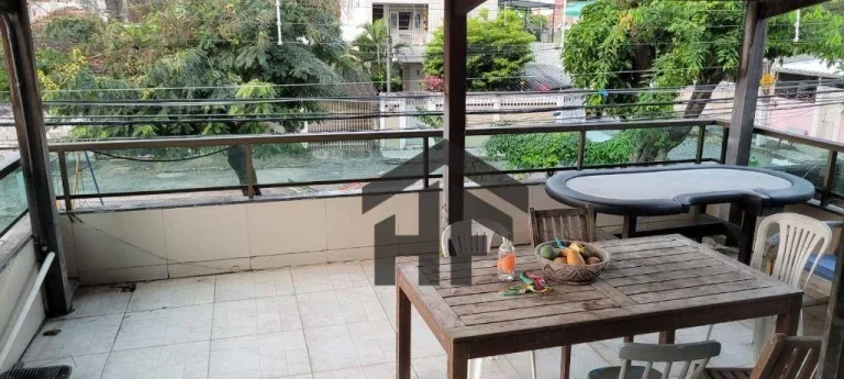 Imagem Casa de 5 quartos à venda, localizada na Encruzilhada - Recife/Pernambuco.