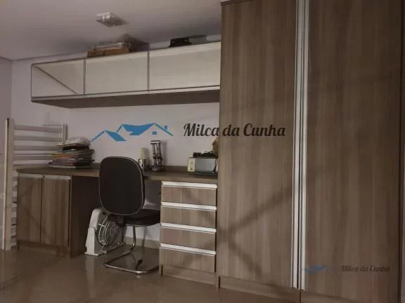 Imagem Sobrado com piscina para Venda com 3 dormitórios, 4 vagas, 220m², Vila Assunção em Santo André