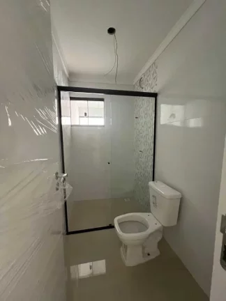 Imagem Apartamento com 2 dormitórios 1 suíte e 1 vaga de garagem no Itacolomi a 300 metros da praia