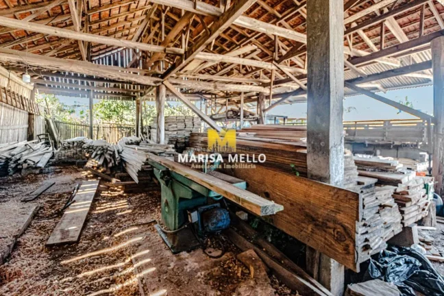 Imagem Grande Investimento: Serraria, com 1950m2, à venda no bairro São Tiago em Piraquara!!!