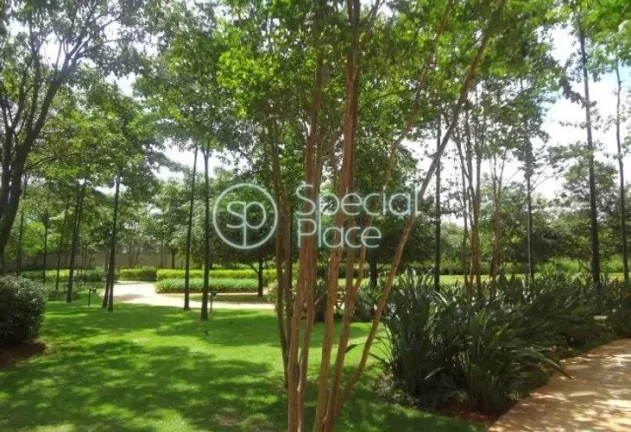 Imagem Lindo apartamento com 263m² de área privativa. São 4 dormitórios ( 4 suítes ) e 5 vagas na gara...