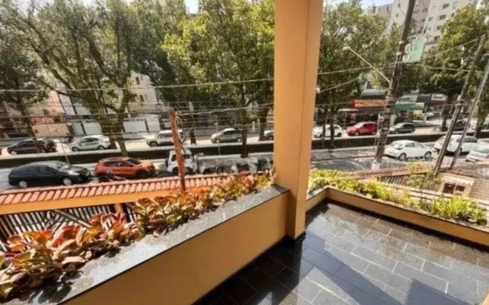 Imagem Belíssima casa com 5 dormitórios no Bairro Marapé-Venda e Locação!!!