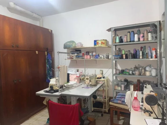 Imagem Casa à venda no Bairro Ponto Novo - Espaçosa 4/4 com suíte e 250 vagas de garagem!