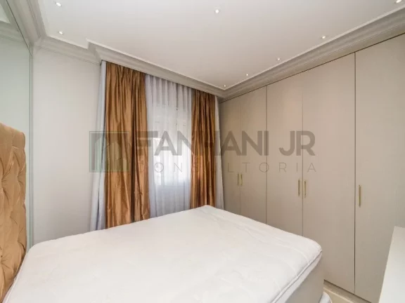 Imagem Vendo excelente apartamento na Rua Diogo Jácome - Vila Nova Conceição. Excelente apartamento com ambientes amplos e ensolarados, acabamento de primei