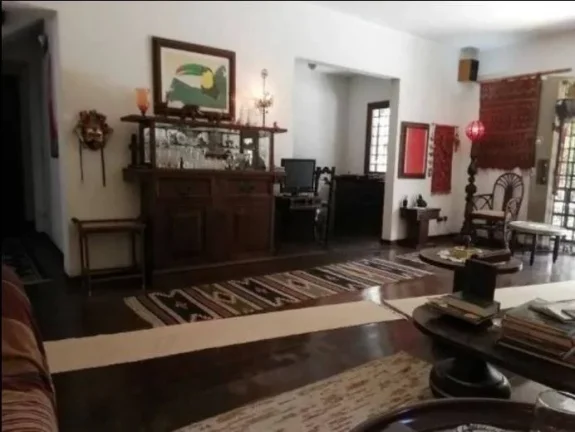Imagem Casa Granja Viana - 430M², 3 Dorms, 3 Suítes, 4 Vagas, Piscina.
