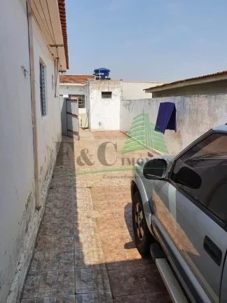 Imagem Casa para Venda em Limeira, Parque Hippolyto, 3 dormitórios, 2 banheiros, 4 vagas