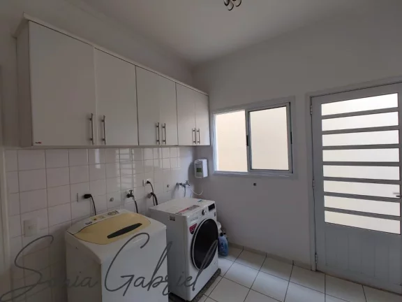 Imagem Casa no Condomínio Millenium, no bairro Jardim Recanto, com 3 Quartos, 336 m² por R$ 1.950.000, 00, em Valinhos, São Paulo.