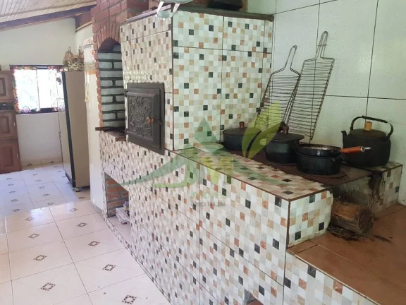 Imagem Linda Chácara em Piracaia: 1600m², Piscina, Lago, Poço, e Mais!