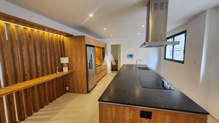 Imagem Apartamento de Luxo no Boqueirão – 4 Dormitórios a 3 Quadras da Praia!