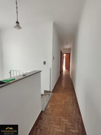 Imagem Sobrado com 03 Dormitórios ( 1 Suíte com Terraço), 02 Vagas para automóvel, bairro extremamente arborizado- perto da USP ( Jd Rizzo - Butantã).