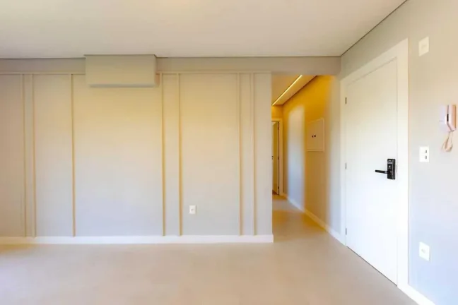 Imagem Apartamento semi-mobiliado com 2 suítes e 2 vagas de garagem na Praia dos Amores