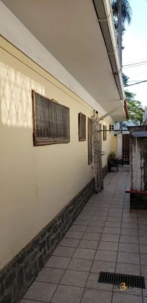 Imagem Casa térrea à venda no Alto de Pinheiros São Paulo SP com 3 dormitórios, 1 suíte, 4 vagas de garagem e 330m² na Rua Barajuba.