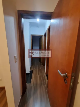 Imagem Oportunidade Exclusiva no Campo Grande a Venda. Vendo Sobrado em Condomínio fechado na Sabará região de campo grande, São 3 Dormitórios, sendo 1 Suíte, todos com Armários, cozinha planejada, 2 vagas fixas subterrâneas, Churrasqueira e Quintal. Valor de Su