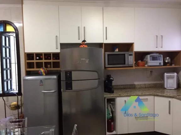 Imagem SÃO CAETANO Casa condomínio semi aberto com segurança particular, 280 metros, 3 dormitórios, 3 salas, 4 vagas com piscina, churrasqueira, lareira.