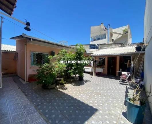 Imagem Casa Semi-Mobiliada com 03 suítes sendo 01 máster, localizado em Balneário Camboriú - SC
