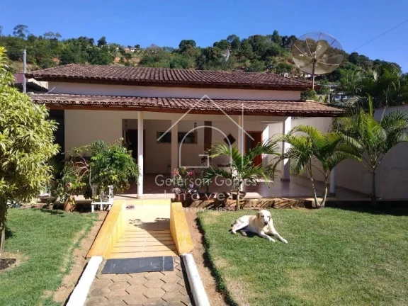 Casa à venda - 05 Quartos (03 Suíte) - Centro - Mantena/MG