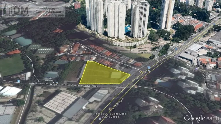 Terreno à Venda, 5350 m² na Av. Interlagos (Zona Mista) - São Paulo - SP
