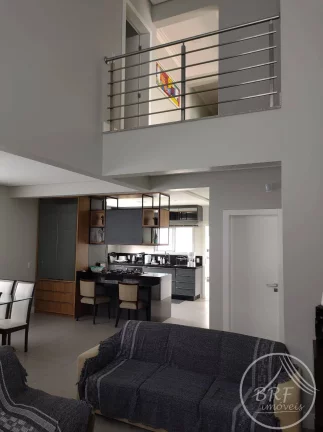 Imagem Vendo casa semi nova em Estreito Florianópolis SC, três suítes, lavabo.