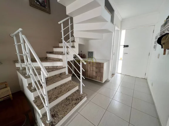 Imagem Tríplex a venda Condomínio Villaggio Terrazza frente o mar porteira fechada