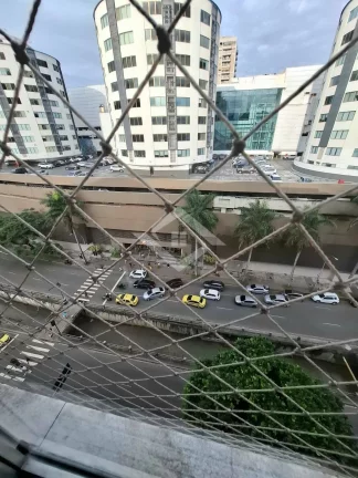 Imagem Vende Apartamento, Tijuca em frente ao Shopping 2 quartos, 64m2, sem vaga.