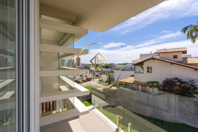 Imagem Casa Sobrado, 3 dormitórios (3 suítes), 4 vagas. Floradas da Serra, Sjc.