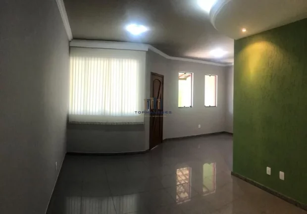 Imagem Linda Casa Geminada 3 quartos com suíte e churrasqueira no Bairro Copacabana