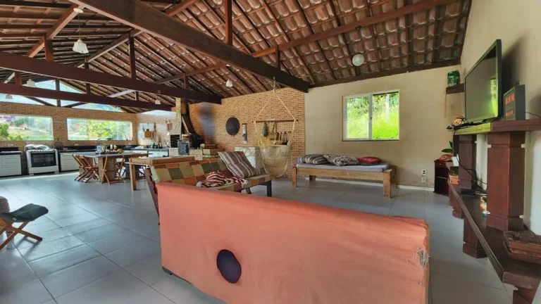 Imagem Casa em Condomínio para Venda em Teresópolis / RJ no bairro Vale Alpino