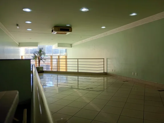 Imagem Imóvel Comercial para alugar em Centro de 714.65m² com 4 Garagens