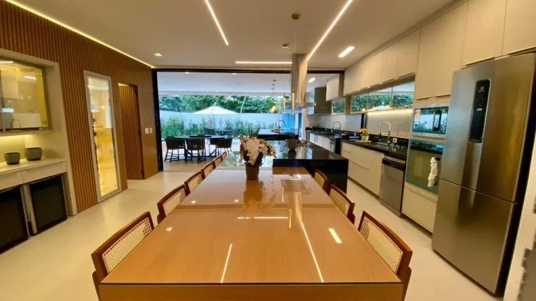 Imagem Casa de luxo à venda na Riviera de Bertioga-SP: 7 quartos, 7 suítes, 8 banheiros, 4 vagas de garagem!