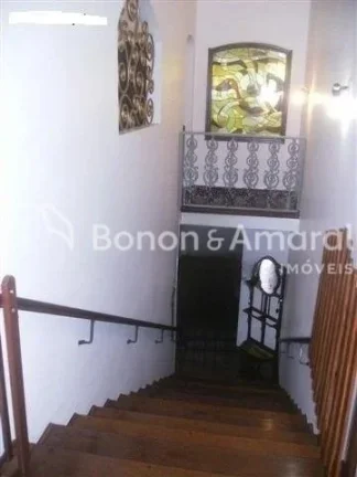 Imagem Excelente imóvel, alto padrão, com sólida construção, executada com materiais de primeira linha...