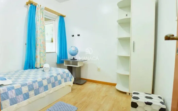 Imagem Casa alto padrão, beira mar, com 340m², 5 quartos com suíte em Balneário Piçarras - SC