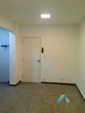 Imagem KitNet 22 metros, 1 dormitório, a poucos minutos da estação do metro, Sé e Pedro II com excelente localização e valor !!