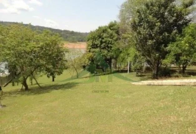 Imagem Chácara à Venda na Represa em Piracaia - Vista Deslumbrante e Acesso Exclus