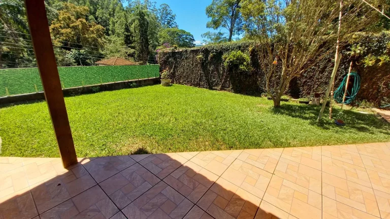 Imagem Vendo esta linda casa com quintal em Nova Friburgo.