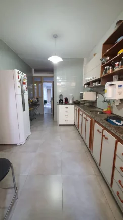 Imagem Casa à venda no Bairro Grageru - Espaçosa e Arejada | Imóvel em Destaque!
