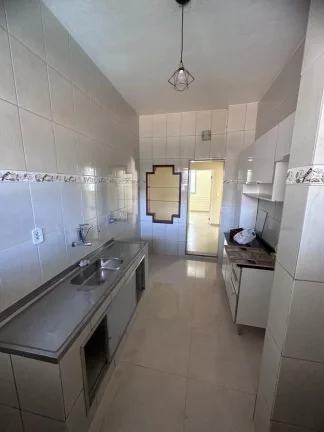 Imagem Casa linear no primeiro pavimento composta de 3 quartos sendo uma suíte reformada piso em porcelanato em excelente localização no centro de Alegre ES.