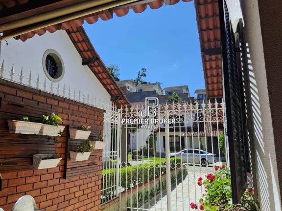 Imagem Casa à venda, 171 m² por R$ 1.100.000,00 - Ermitage - Teresópolis/RJ